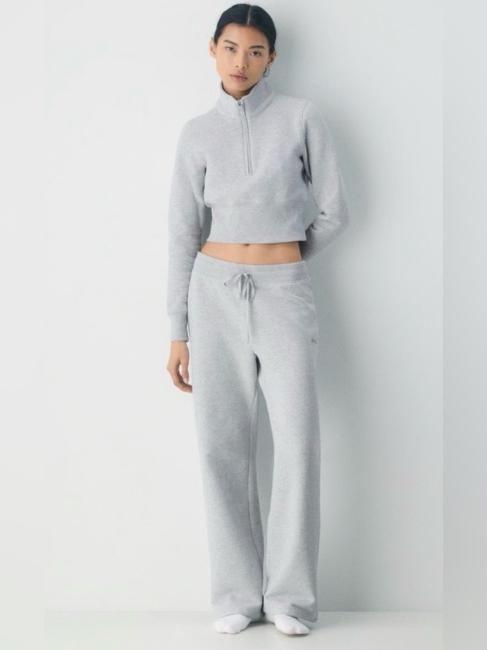 Aritzia Cozy Sweatfleece Snug Fit Flare Sweatpants Heather Gray M